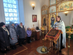 В праздник Рождества Христова эконом Далматовской обители иеромонах Софроний (Григорьев) отслужил молебен в храме в честь прп. Тихона Калужского в д. Ипатова Катайского округа, где он является настоятелем